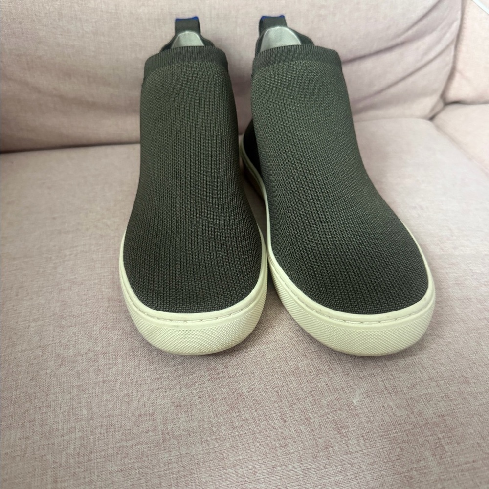 Women’s Slip-On Knit Sneakers – hunter green with Cream Sole